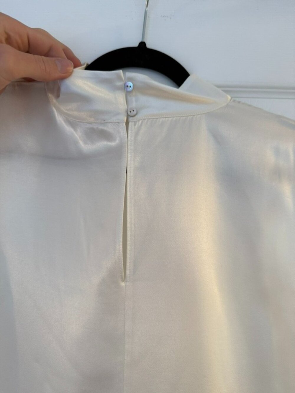 Collared Flowy Tank Top - Picture 3 of 5